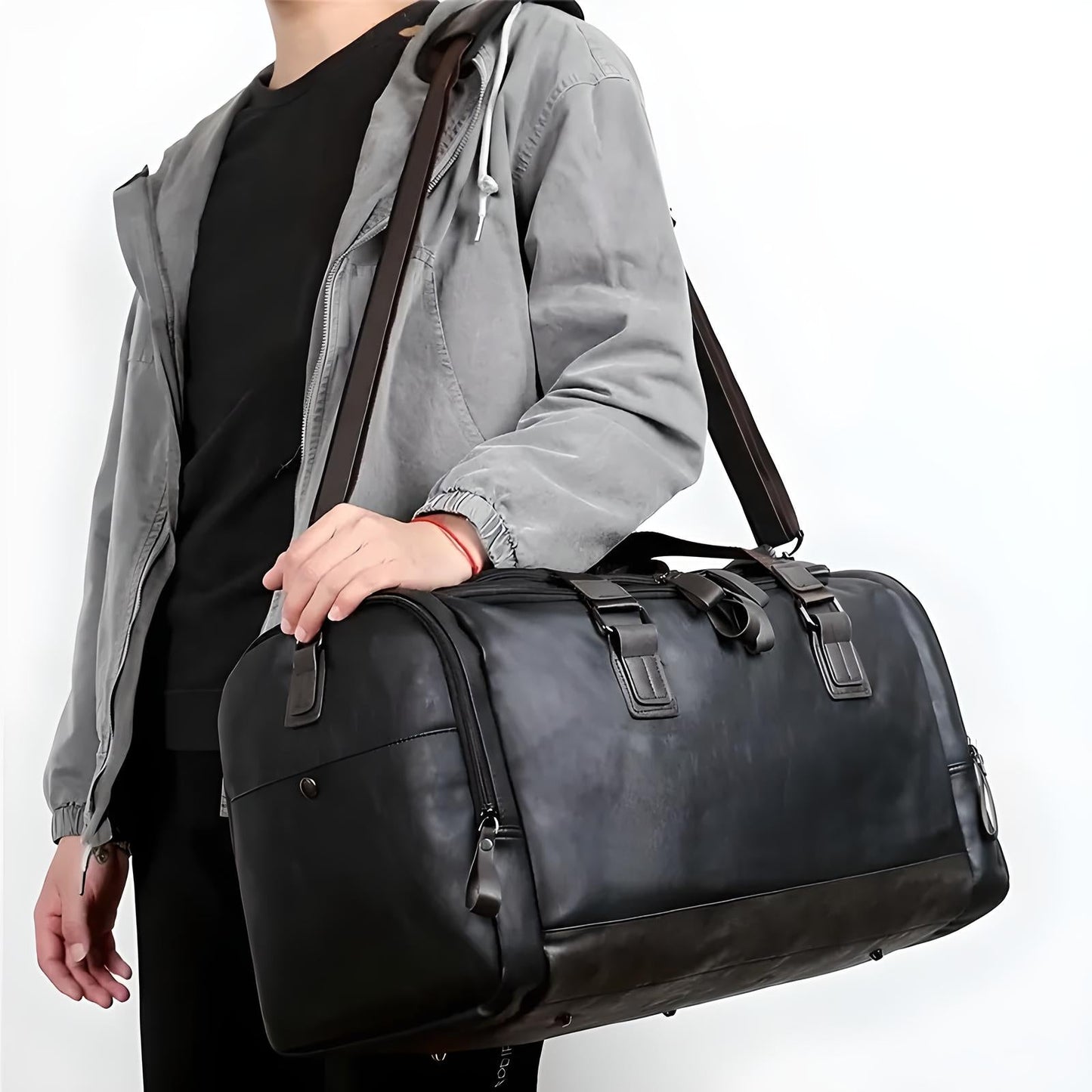 Classy Men’s Leather Look Duffle Bag