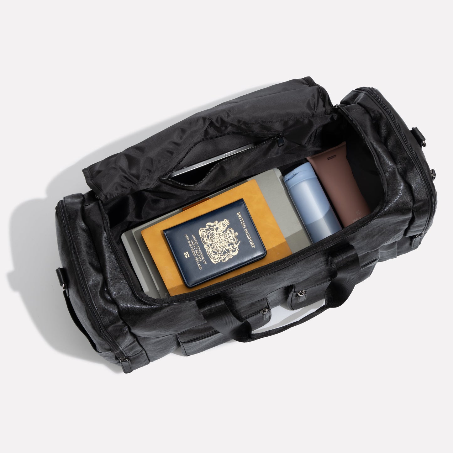 Classy Men’s Leather Look Duffle Bag